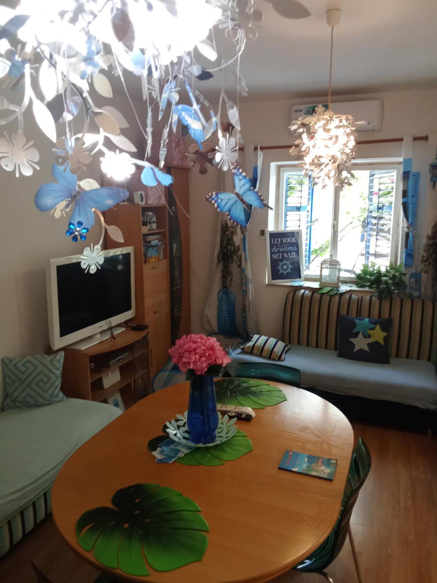 Blue Oasis 2-6 Apartment *