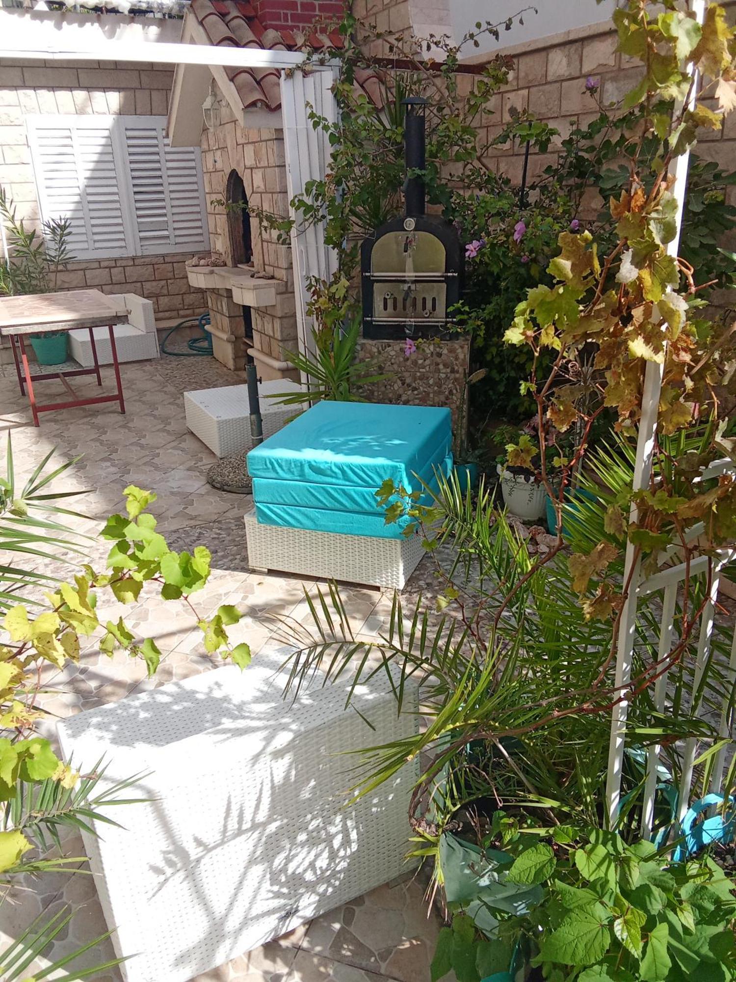 Blue Oasis 2-6 Apartment
